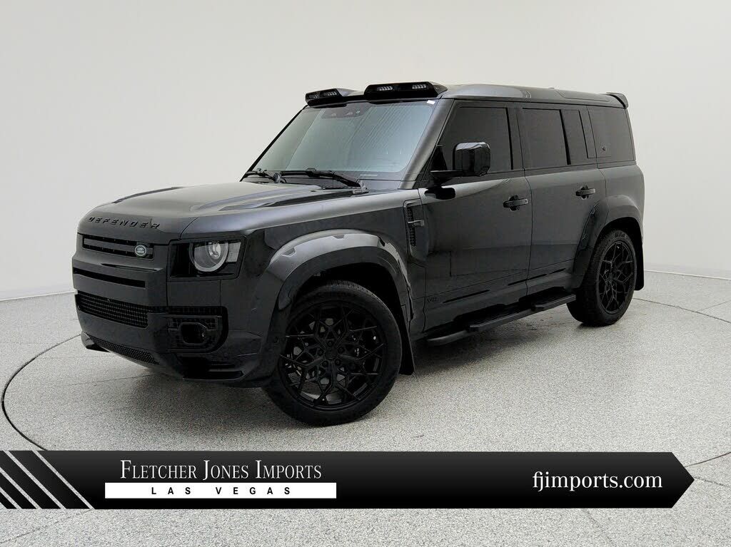 2024 LAND ROVER Defender
