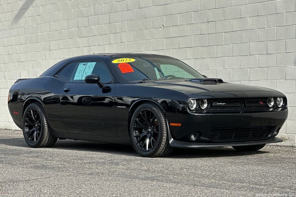 2022 DODGE Challenger