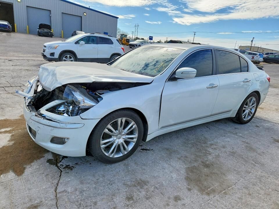 2011 HYUNDAI Genesis