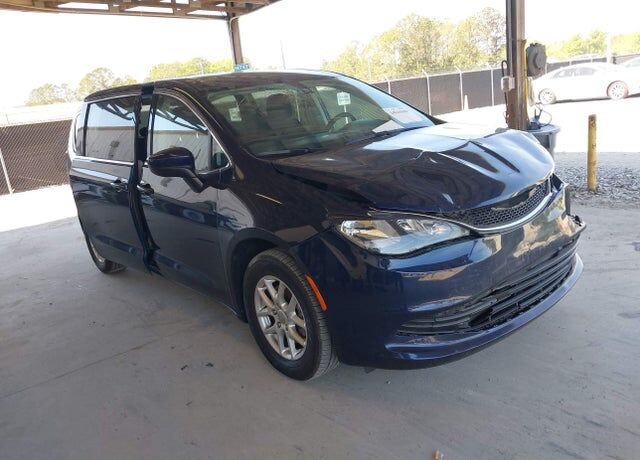 2020 CHRYSLER Voyager