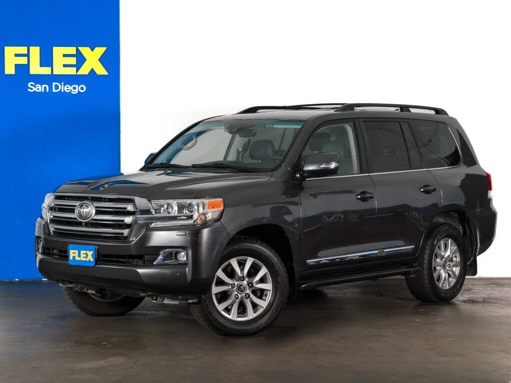 2017 TOYOTA Land Cruiser