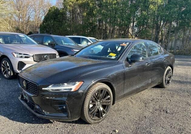 2023 VOLVO S60