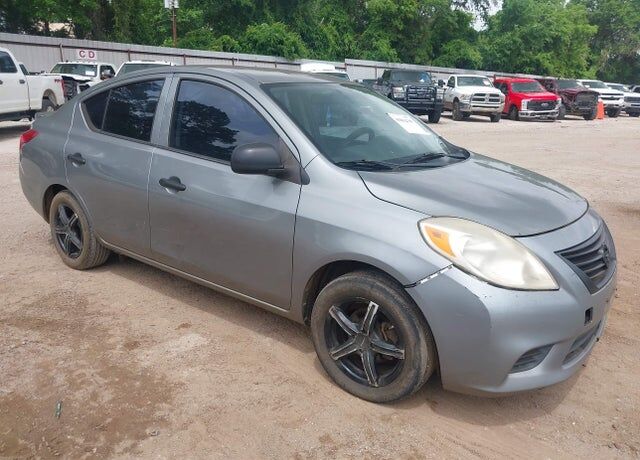 2013 NISSAN Versa