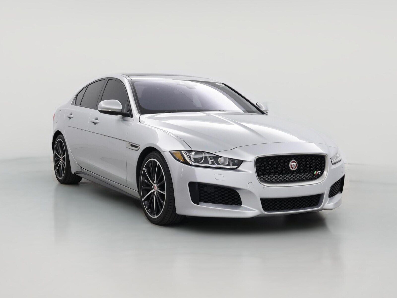 2018 JAGUAR XE