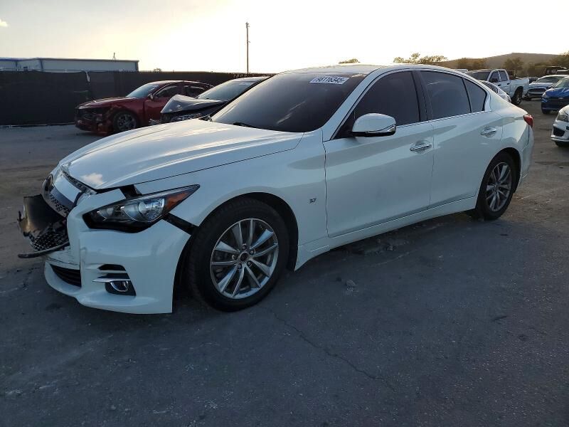 2015 INFINITI Q50