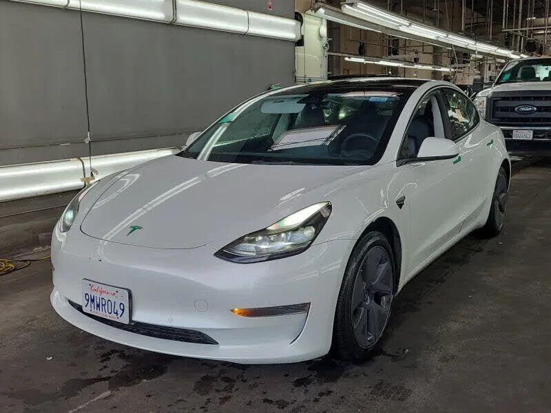 2022 TESLA Model 3