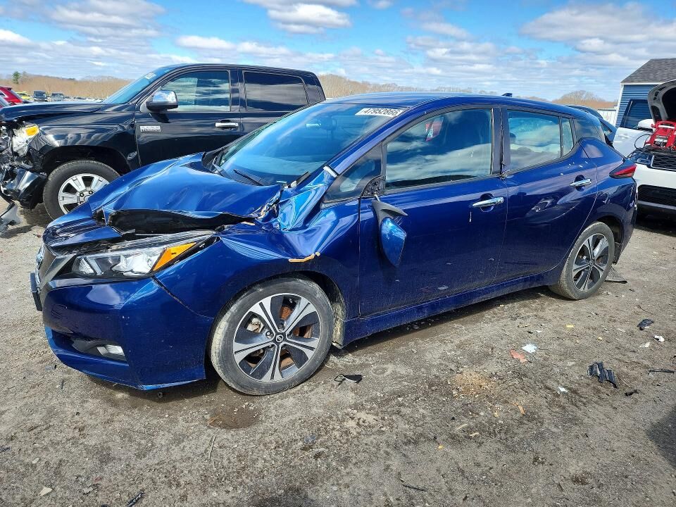 2022 NISSAN Leaf