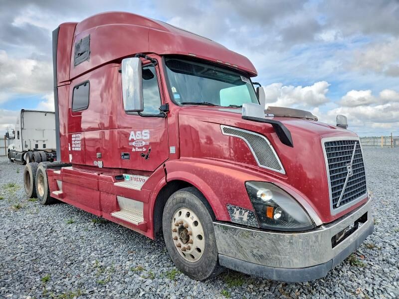 2015 VOLVO TRUCK VNL