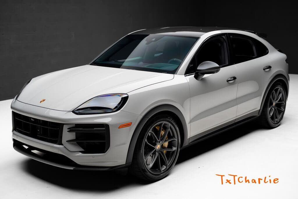 2024 PORSCHE Cayenne