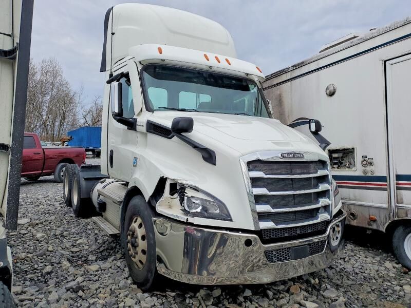 2021 FREIGHTLINER Cascadia