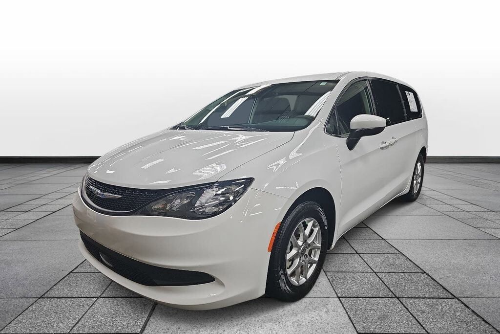 2023 CHRYSLER Voyager