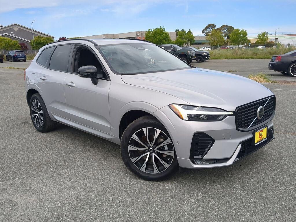 2025 VOLVO XC60