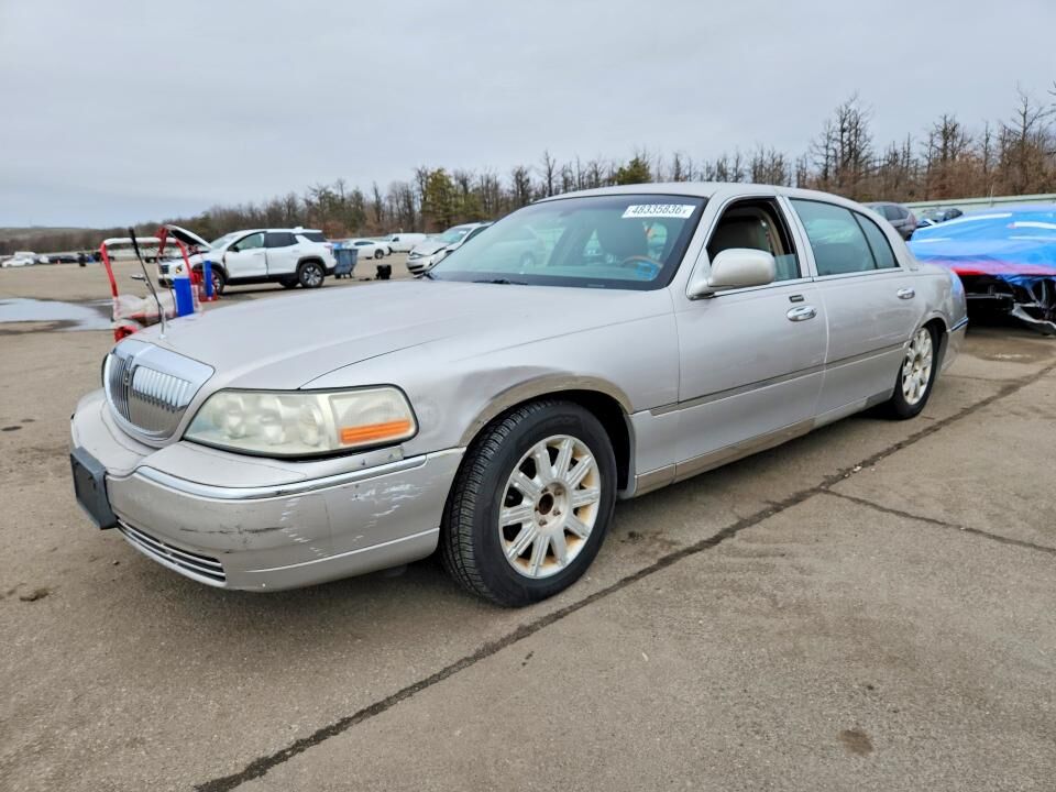 2011 LINCOLN Town Car