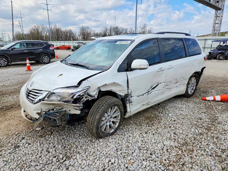 2015 TOYOTA Sienna