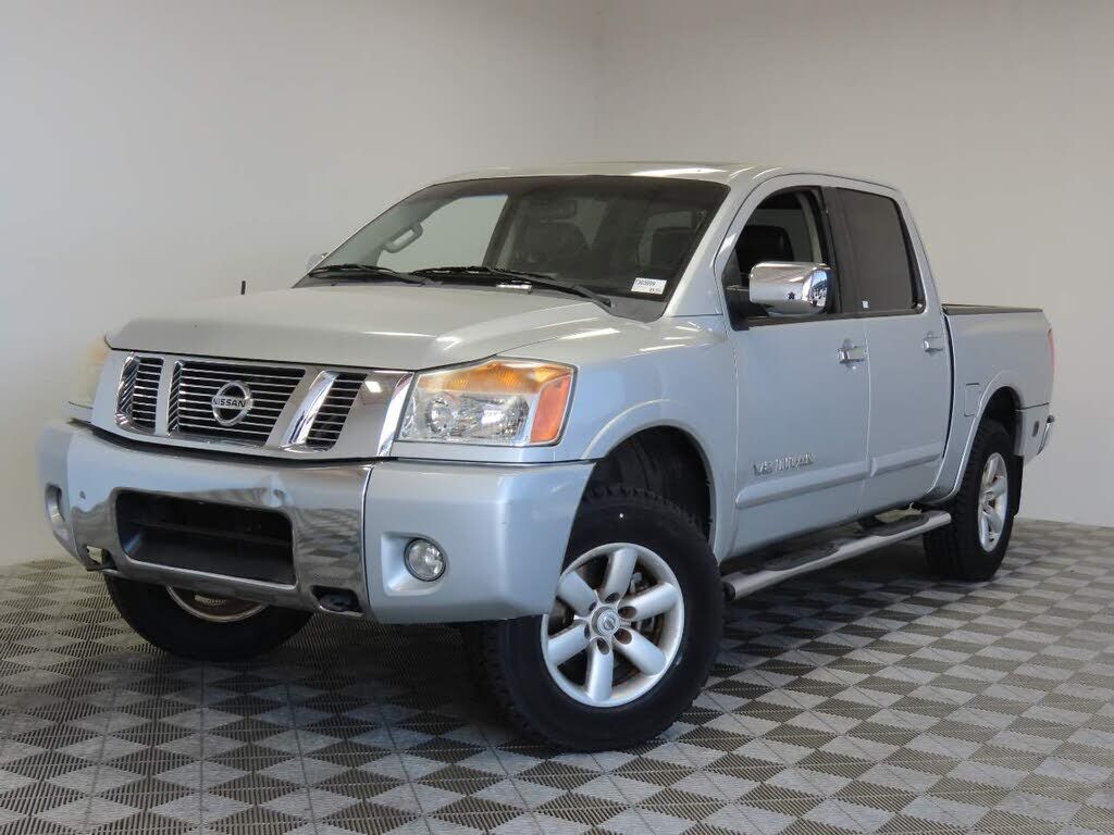 2014 NISSAN Titan