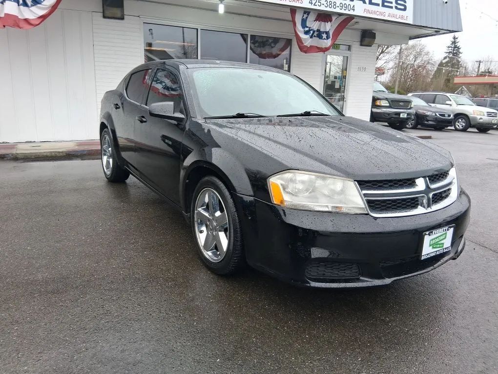 2013 DODGE Avenger