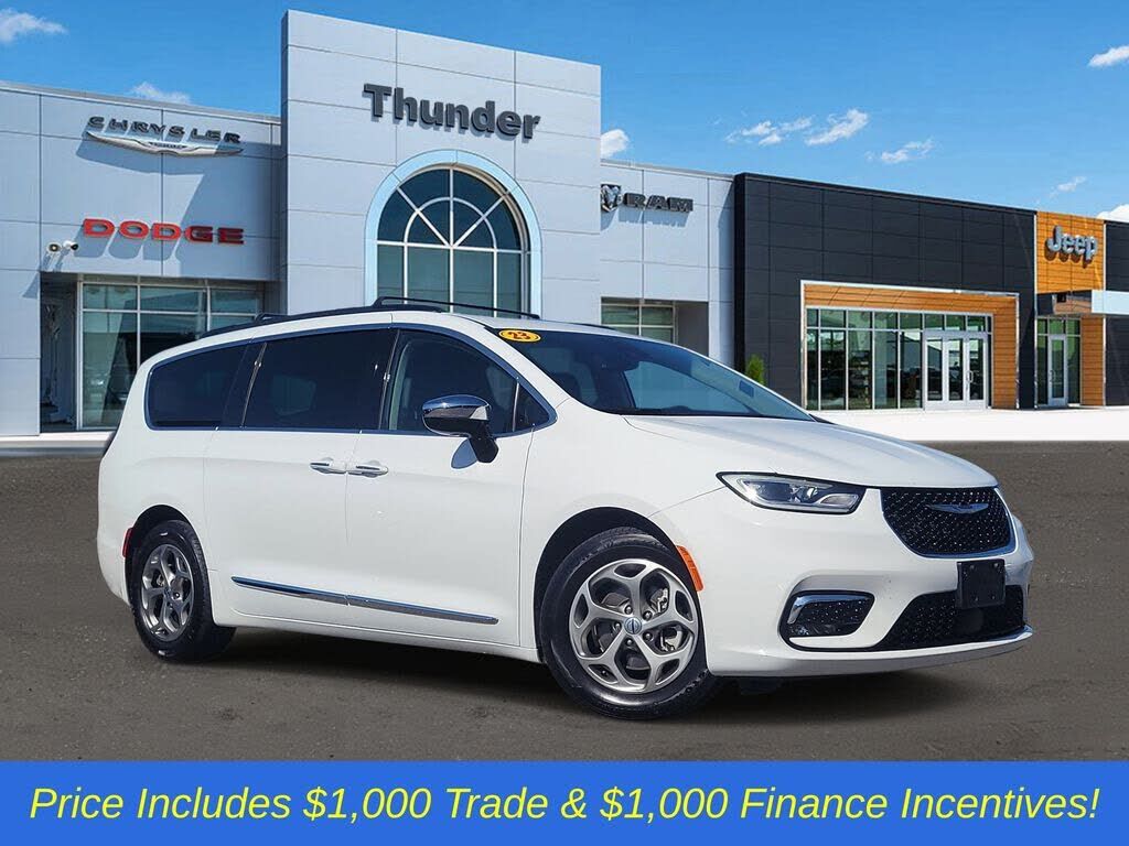 2023 CHRYSLER Pacifica