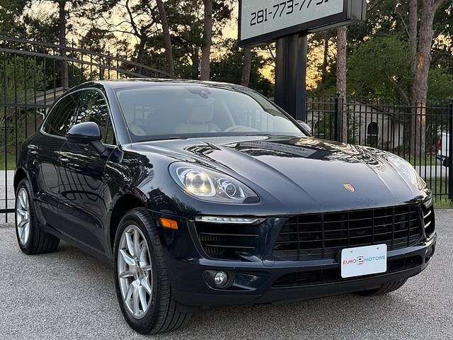 2017 PORSCHE Macan