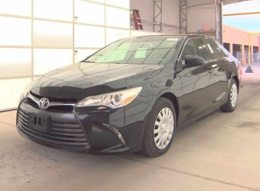2017 TOYOTA Camry