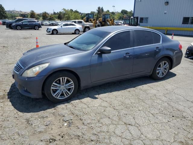 2013 INFINITI G37