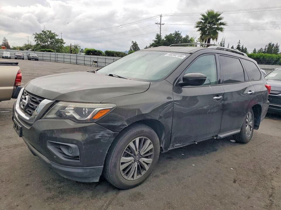 2017 NISSAN Pathfinder