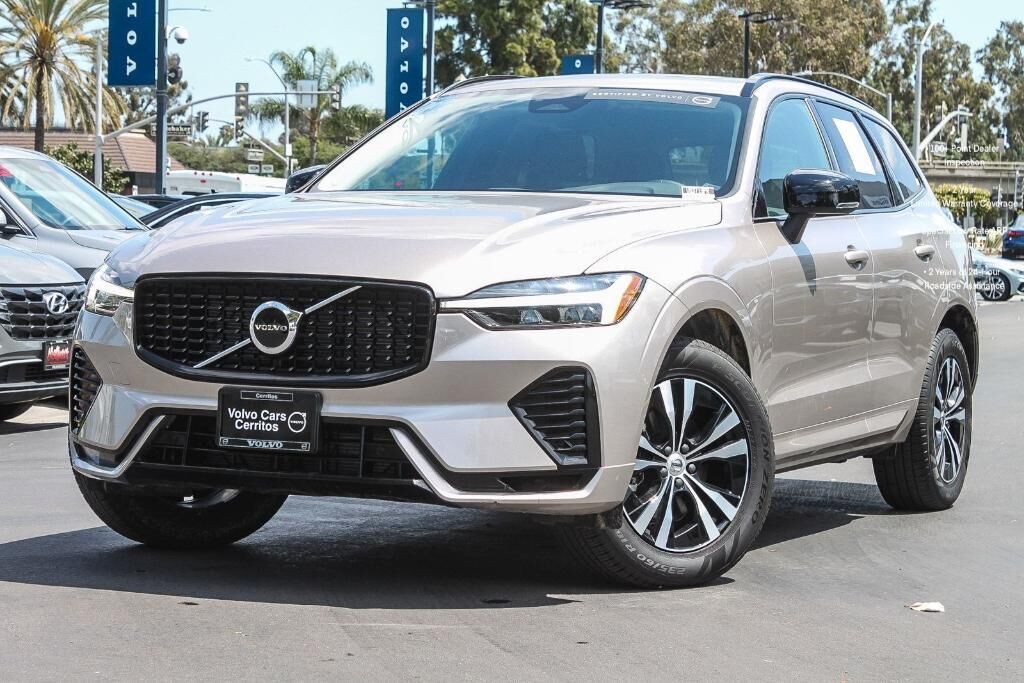 2025 VOLVO XC60