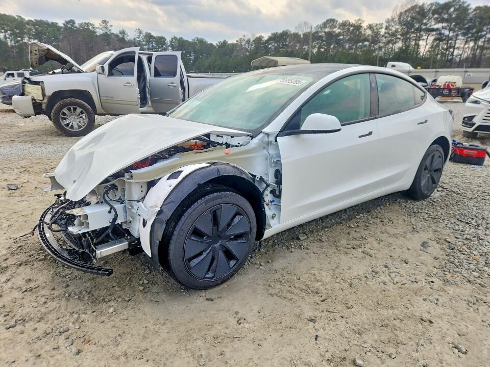 2026 TESLA Model 3