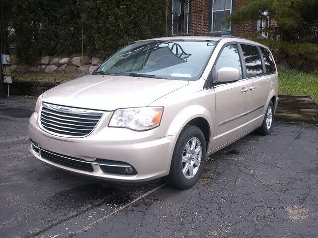 2012 CHRYSLER Town and Country