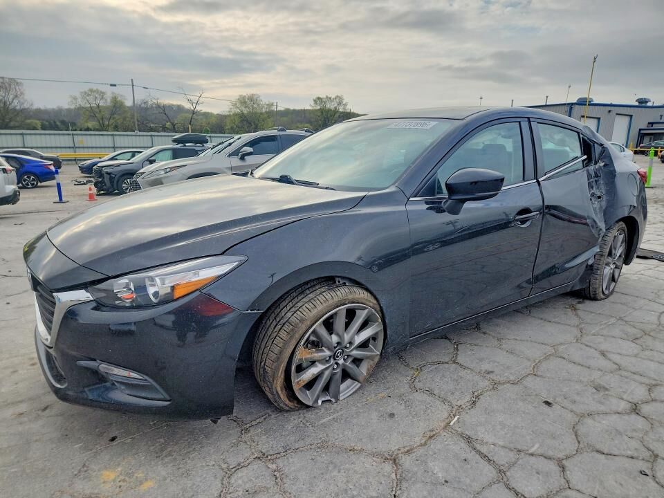 2018 MAZDA Mazda3