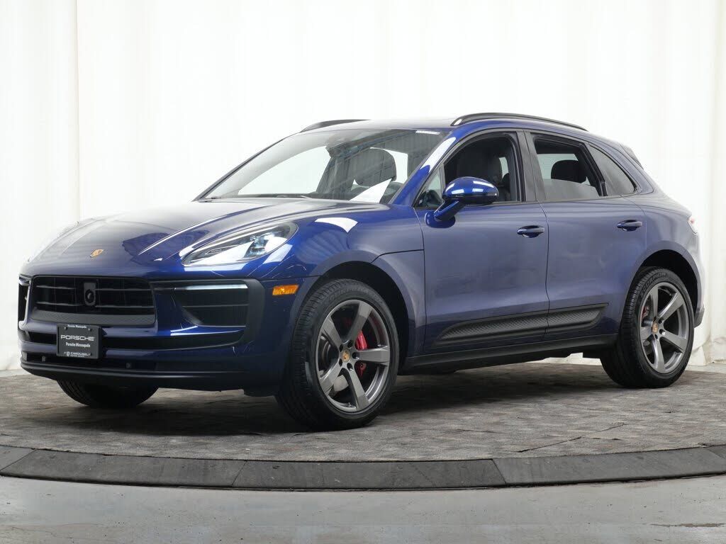 2023 PORSCHE Macan
