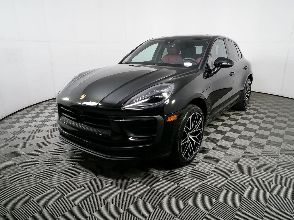 2023 PORSCHE Macan