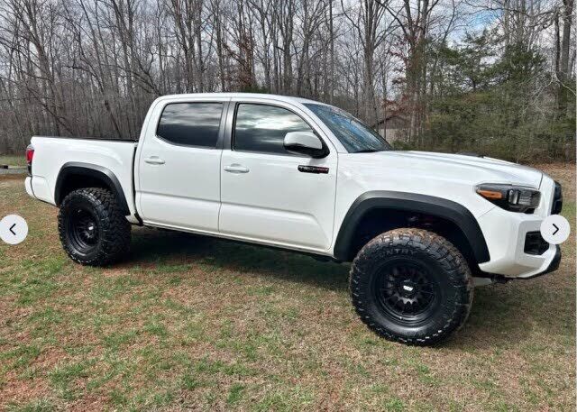 2019 TOYOTA Tacoma