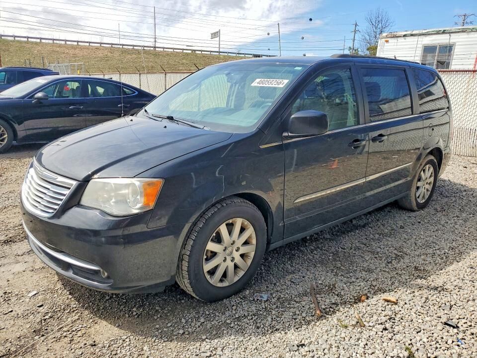 2013 CHRYSLER Town and Country
