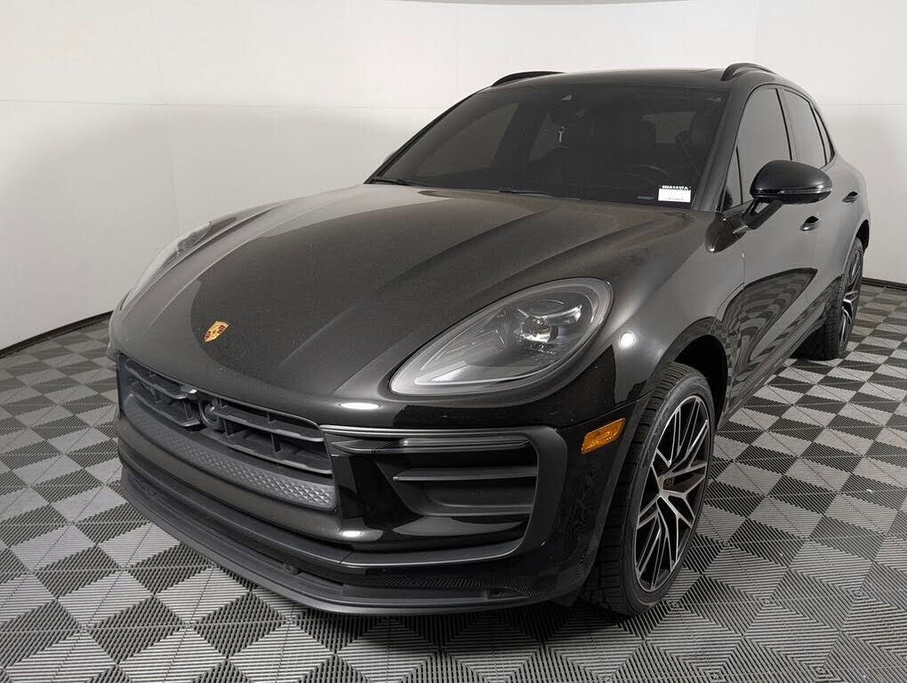 2023 PORSCHE Macan