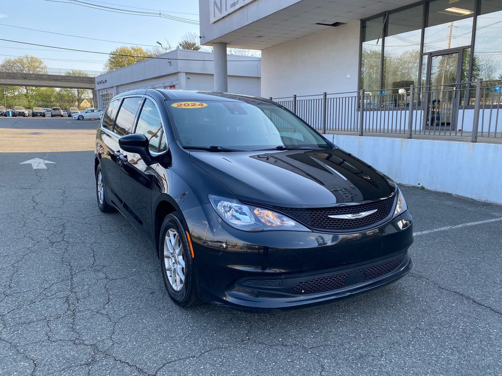 2024 CHRYSLER Voyager