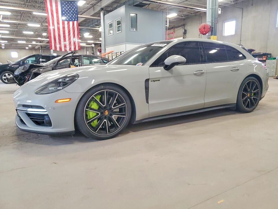 2018 PORSCHE Panamera