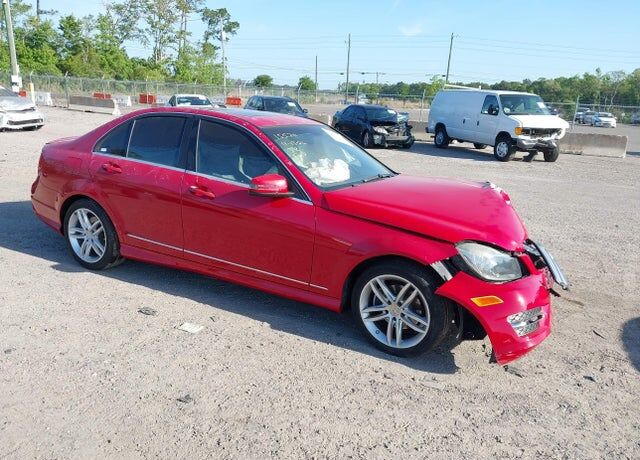 2013 MERCEDES-BENZ C-Class