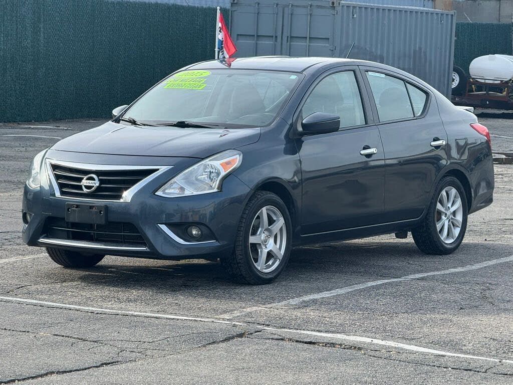 2015 NISSAN Versa