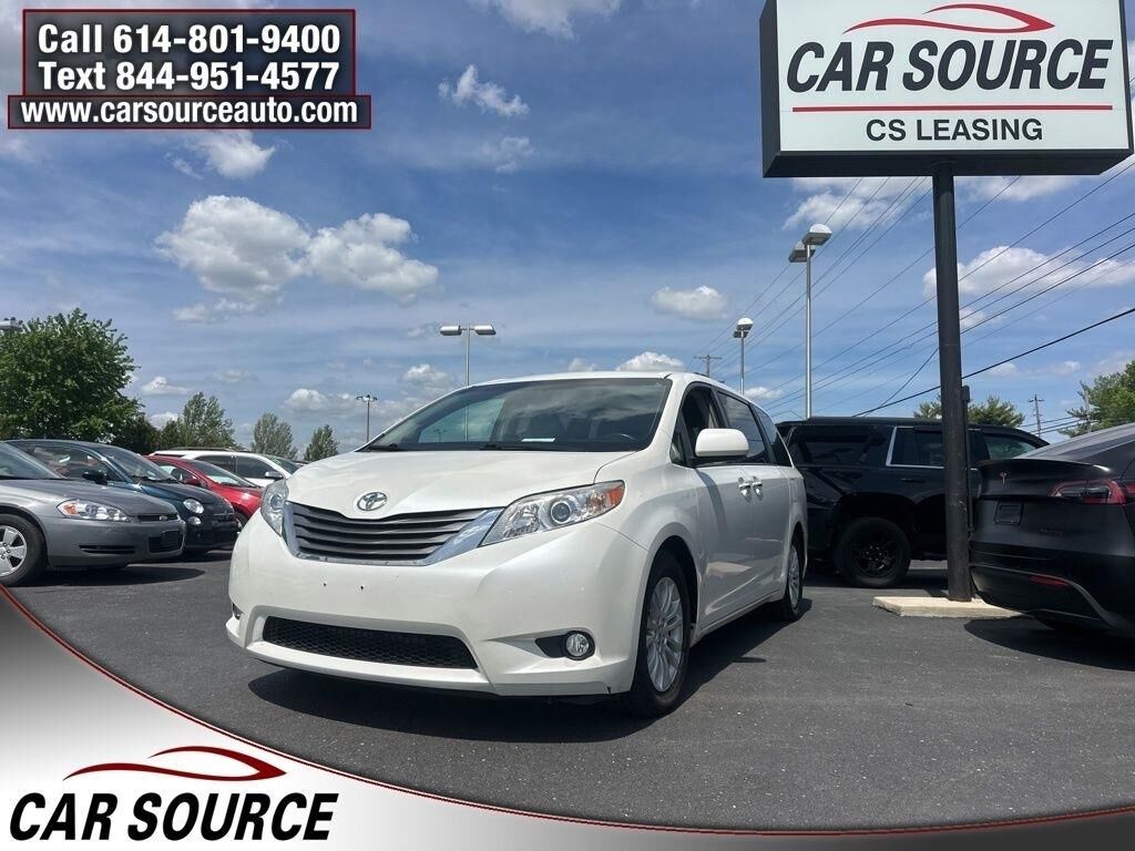 2015 TOYOTA Sienna