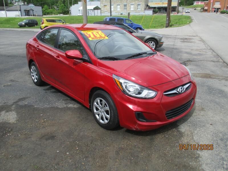 2012 HYUNDAI Accent