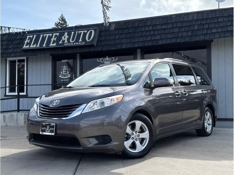 2016 TOYOTA Sienna