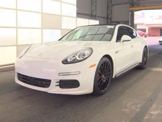 2016 PORSCHE Panamera
