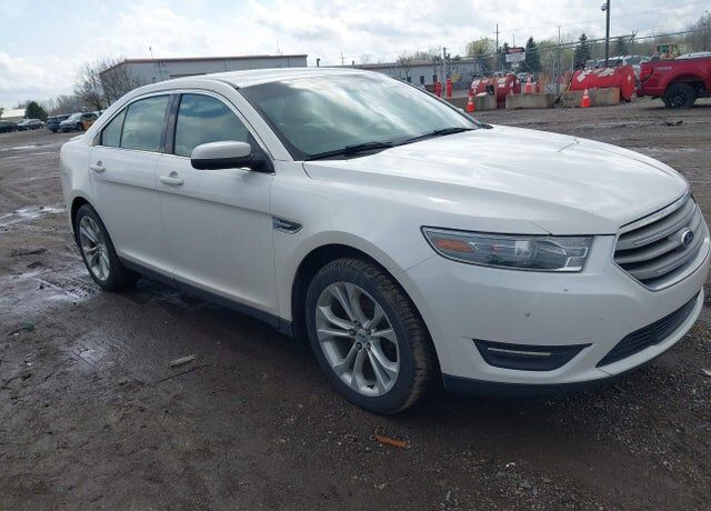 2013 FORD Taurus