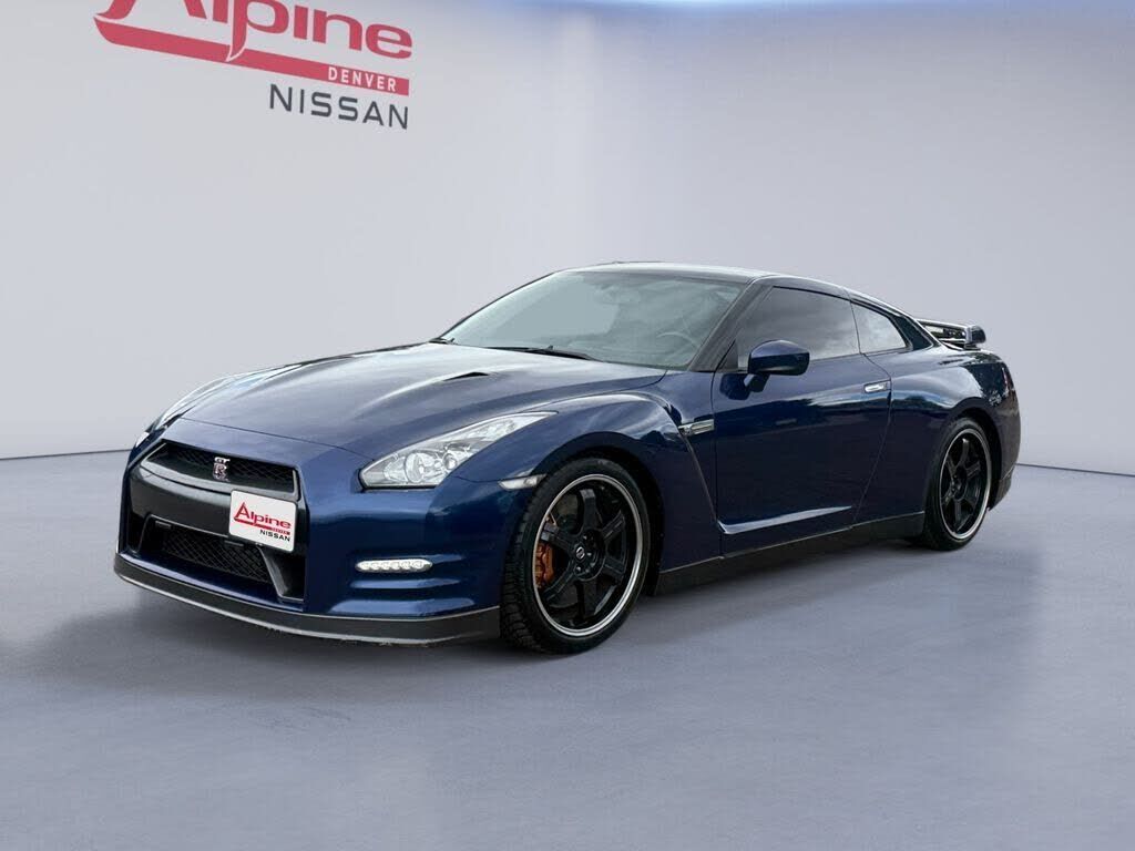 2012 NISSAN GT-R