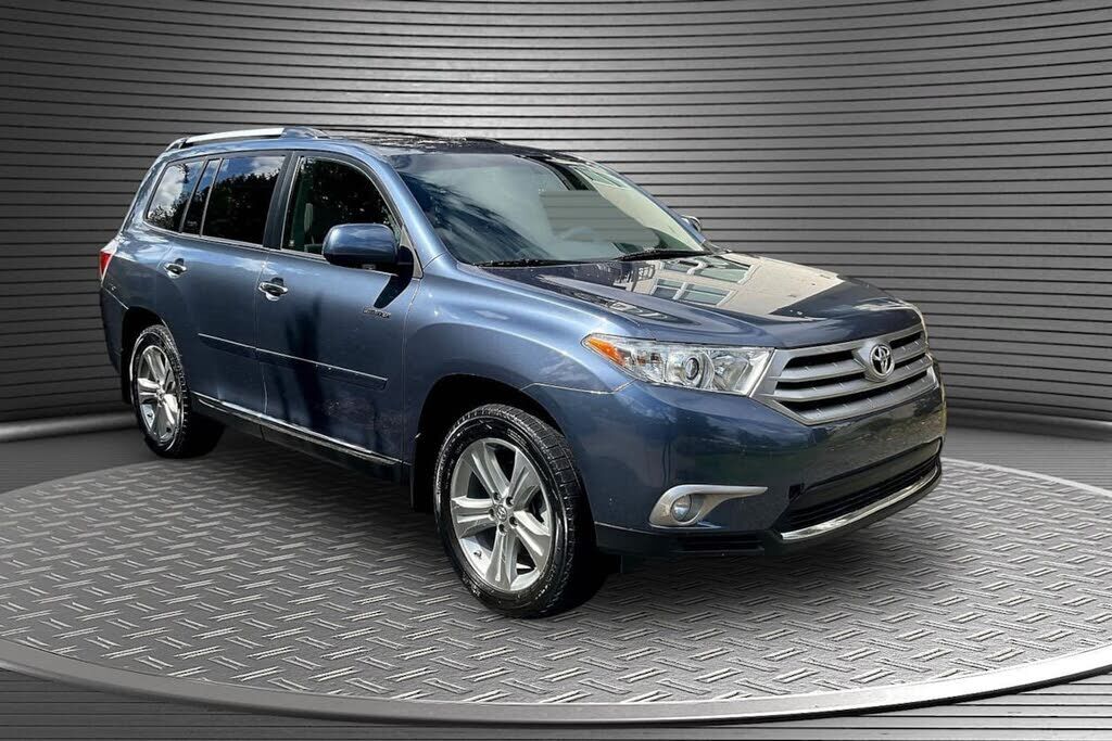 2011 TOYOTA Highlander