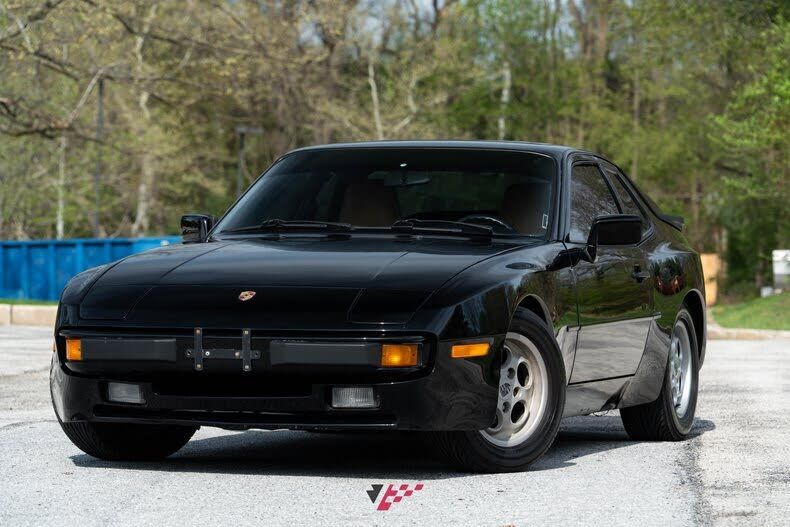 1985 PORSCHE 944