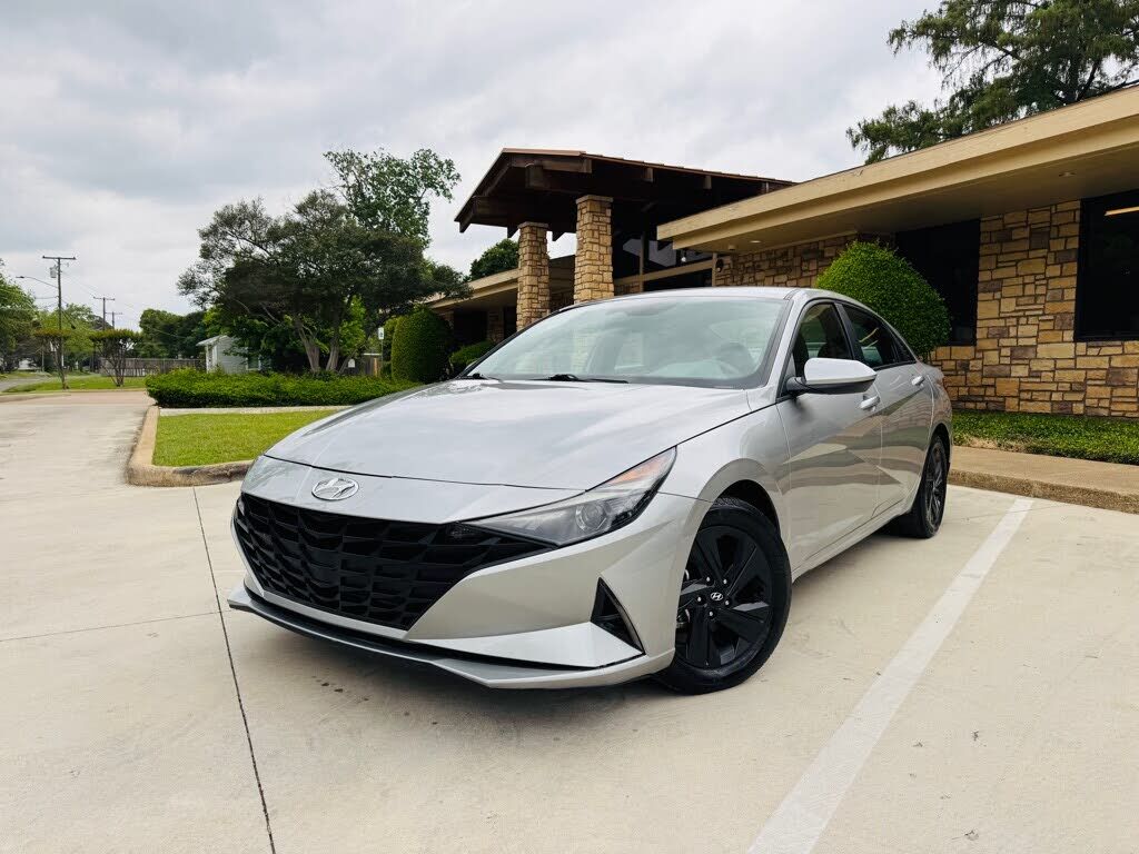 2023 HYUNDAI Elantra