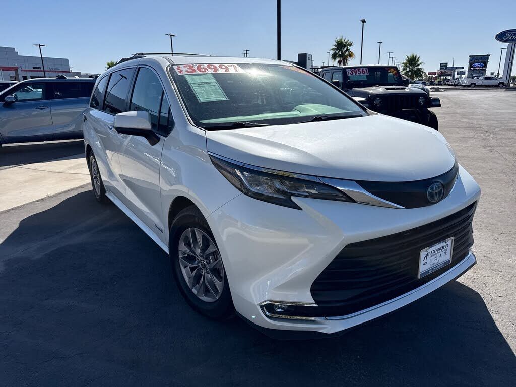 2021 TOYOTA Sienna