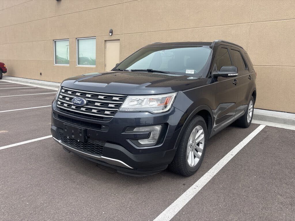 2017 FORD Explorer