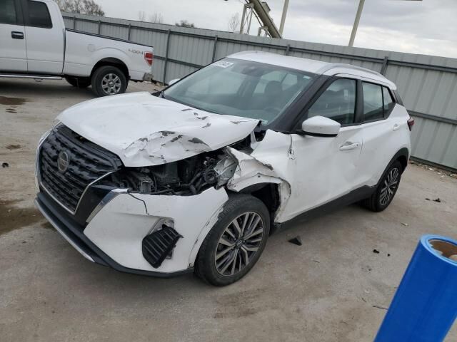 2021 NISSAN Kicks